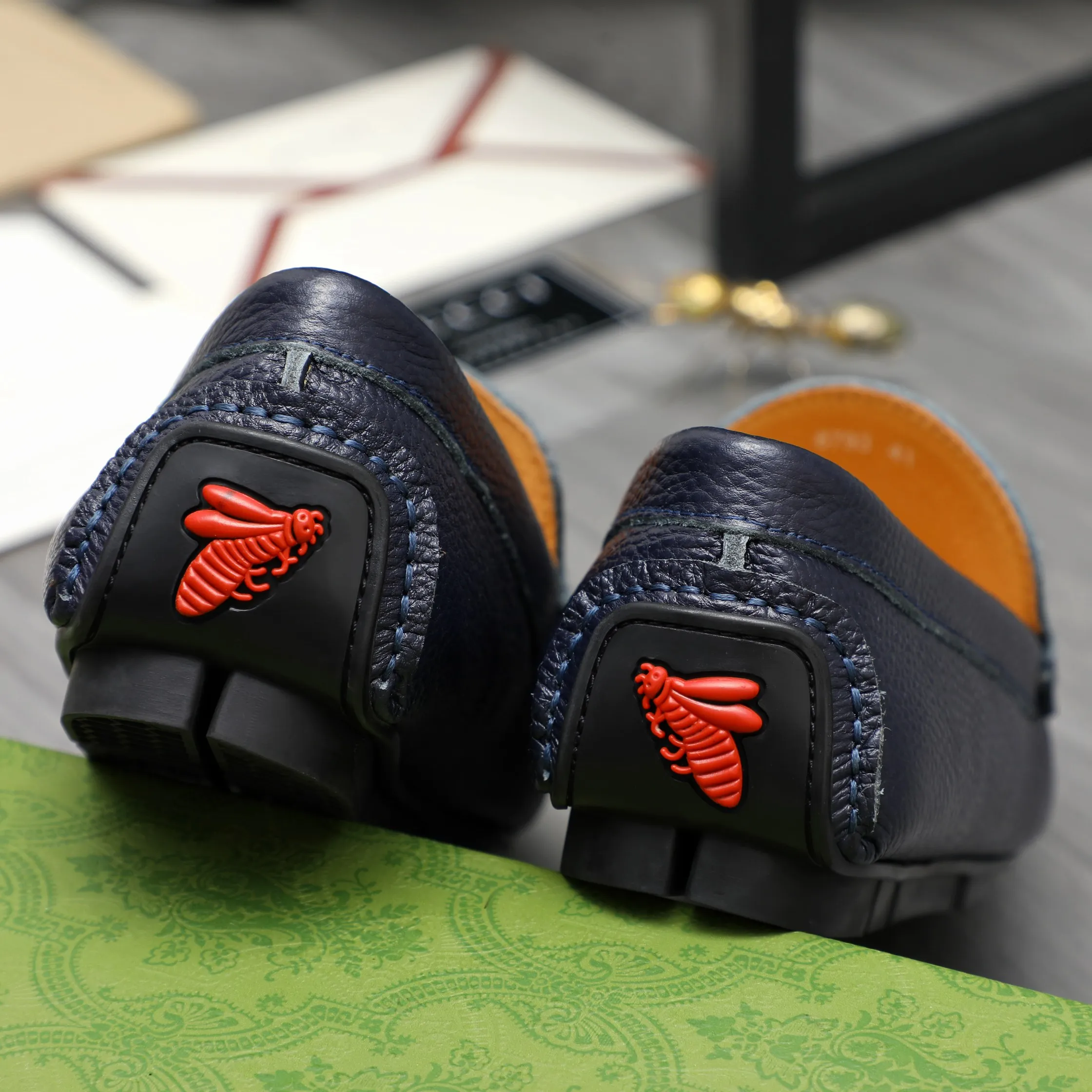 Men's shoes 💰360 Product trademark: GUCCI "Gucci" casual slip-on men's shoes Regular size: 38-45 Product materials: Selected pebbled cowhide upper, pigskin lining, rubber outsole